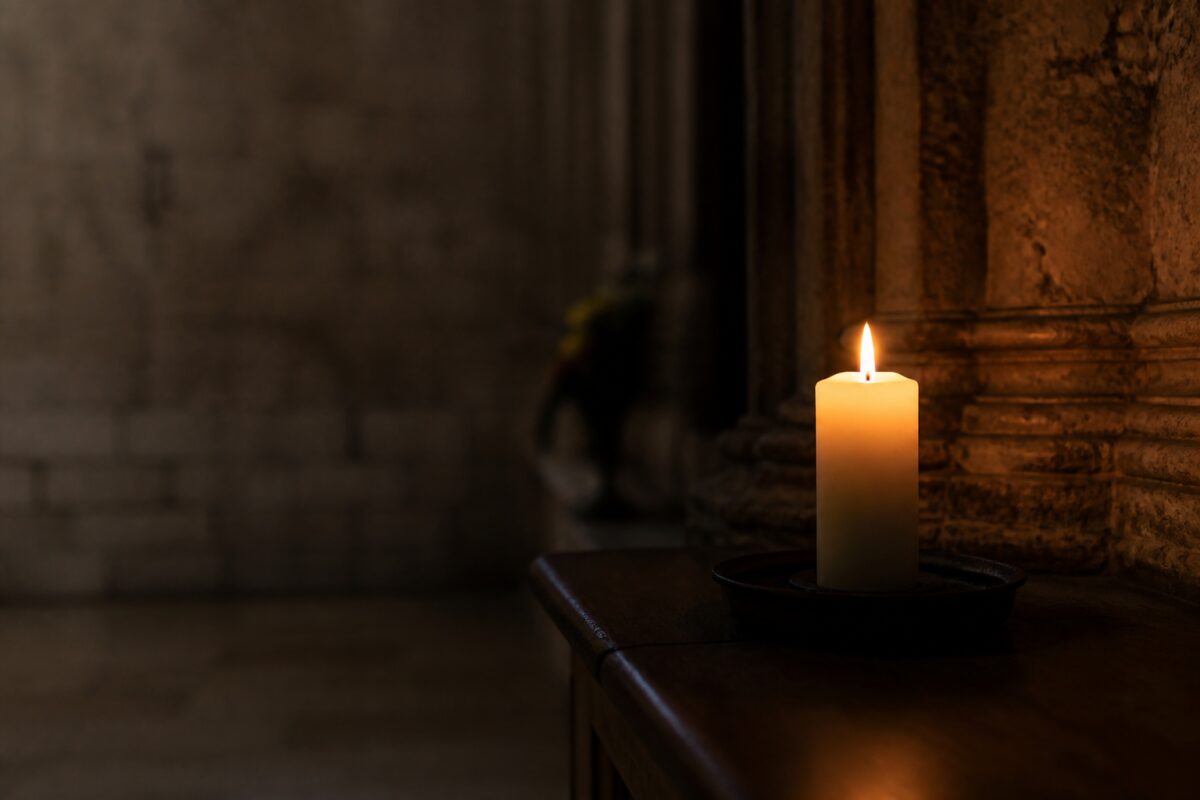 Las mejores plataformas para encender velas online